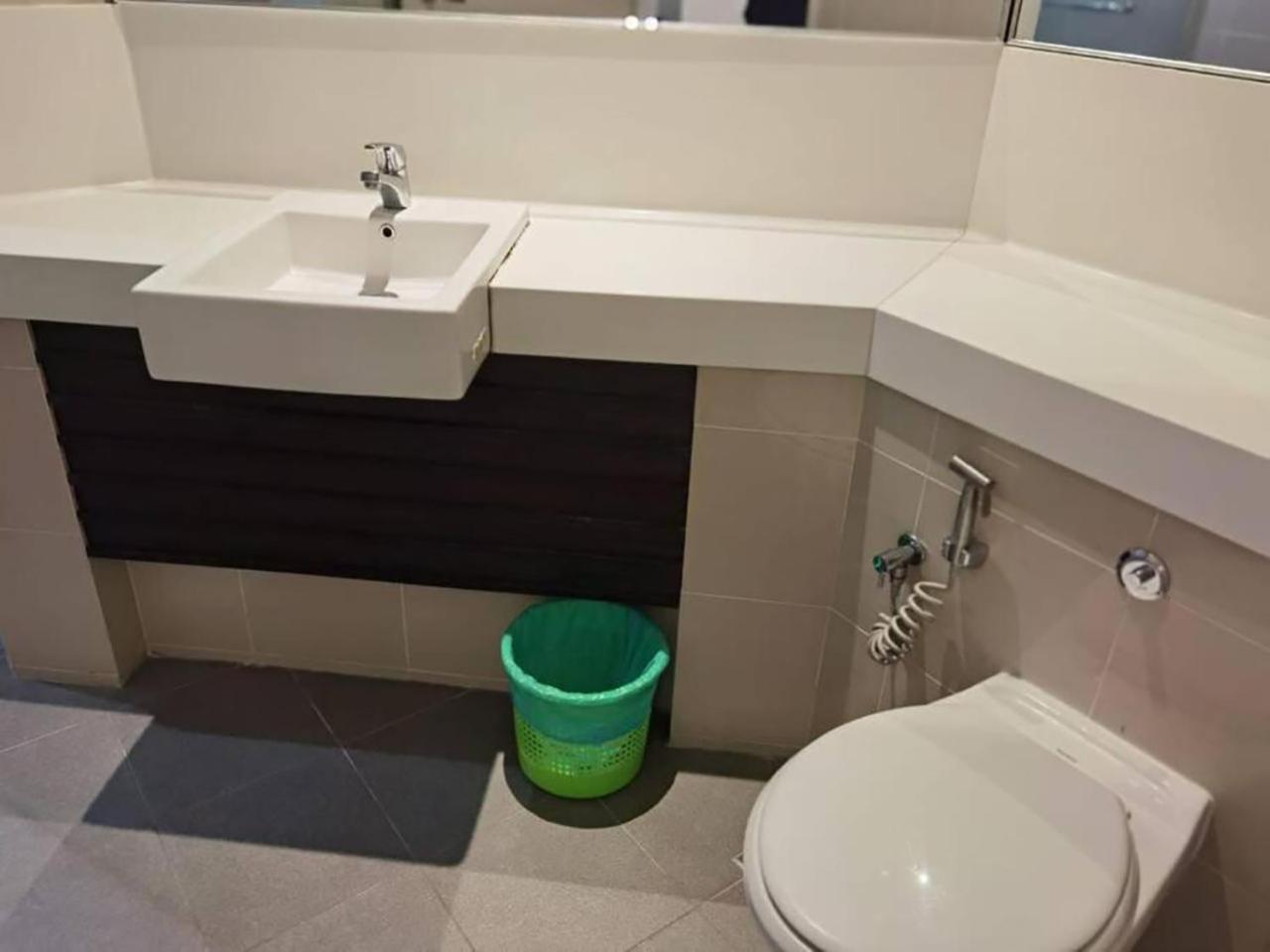 The Regency Luxury Suite -Gurney Strait Quay Tanjung Tokong Esterno foto